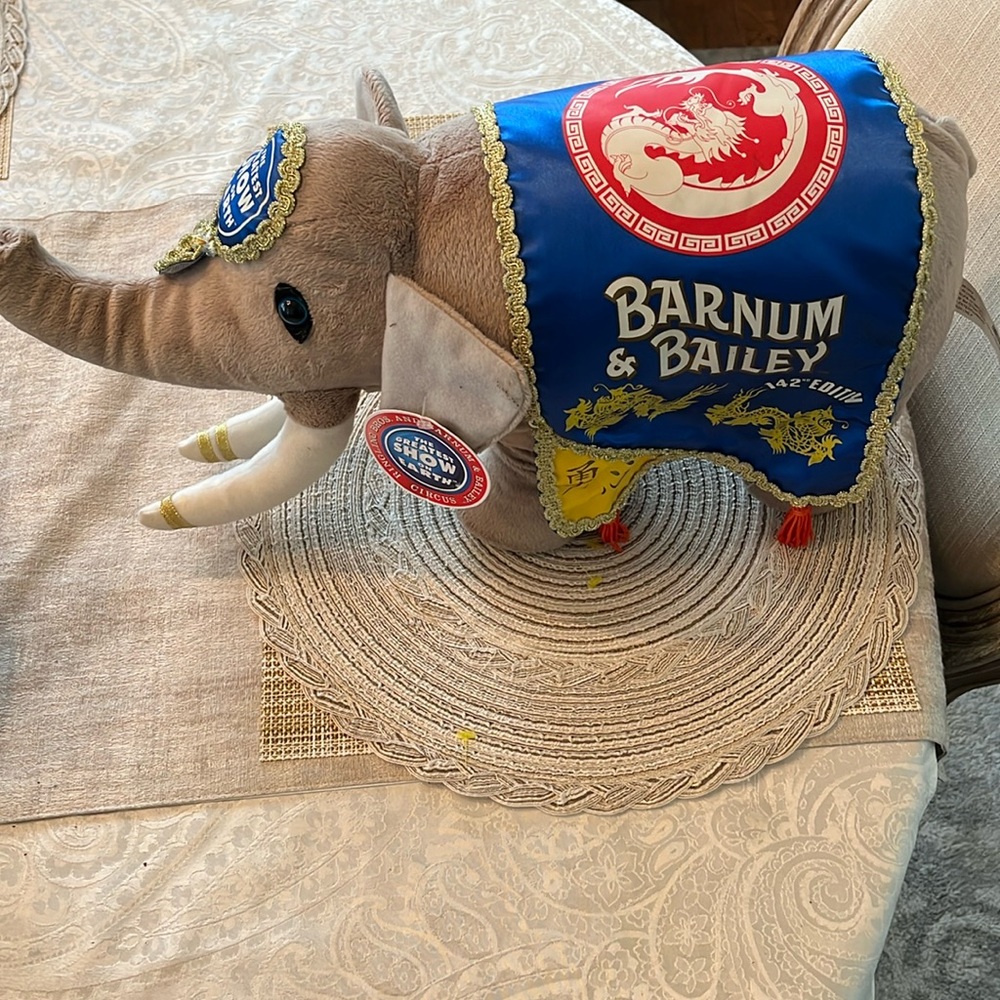 142ND EDITION PLUSH ELEPHANT WITH BLANKET Ringling Bros. Barnum & Bailey